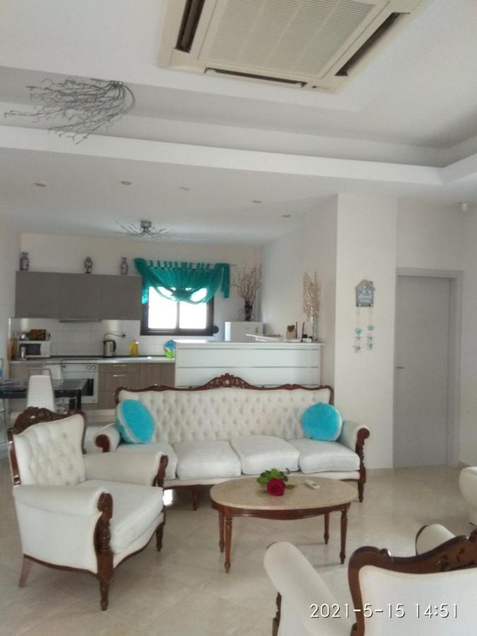 Irenes Apartment Kallithea  المظهر الخارجي الصورة